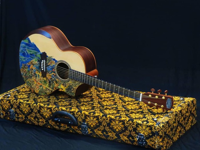 Gitar Batik