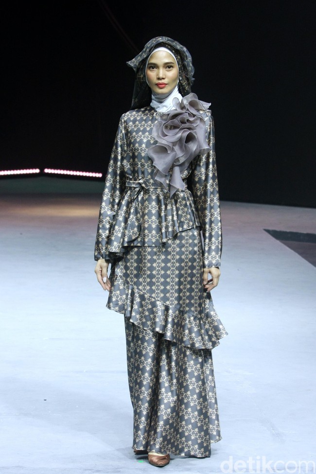 Etu by Restu Anggraini menampilkan koleksi terbaru di Muslim Fashion Festival 2020, Jakarta Convention Center, Jakarta. Sabtu [22/2/2020]. Foto: Mohammad Abduh/Wolipop