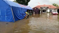 Wakil Komandan Batalyon Infanteri (Wadanyonif) Para Raider 305 Kostrad, Mayor Inf Beny Artanto menjelaskan bahwa Yonif PR 305 Kostrad, walaupun sebagian besar pasukannya sedang melaksanakan tugas negara dibawah pimpinan Komandan Batalyon dalam rangka menjaga kedaulatan NKRI di Papua, namun sisa pasukan Korum telah kita siagakan dengan membentuk tim PPRC PB guna membantu mengatasi berbagai bencana di wilayah, khususnya di Wilayah Kab. Karawang. Pool/Kostrad.