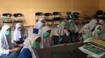 Antisipasi Corona, Siswa Sekolah di Sebelah RS Cianjur Pakai Masker