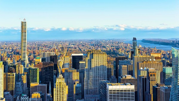 Selain patung Liberty, para orang terpiliih akan juga diberi kesempatan mengunjungi gedung tertinggi di New York, One World Observatory. (iStock) Selain patung Liberty, para orang terpiliih akan juga diberi kesempatan mengunjungi gedung tertinggi di New York, One World Observatory. (iStock)