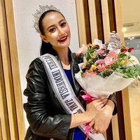 Jejak Ayu Maulida di Puteri Indonesia bukan pada 2020 saja. Rupanya pada 2017, sarjana hukum dari Universitas Airlangga itu juga pernah menjadi mengikuti pemilihan Puteri Indonesia Jawa Timur. Sayang saat itu Ayu belum menjadi pemenang utama, dia meraih gelar runner up 1 Puteri Indonesia Jawa Timur 2017. Foto: Instagram @ ayumaulida97