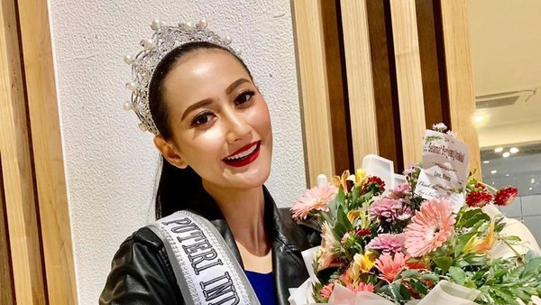 Serunya Ayu Maulida, Saat Makan Es Krim Bareng Finalis MIss Universe 2020