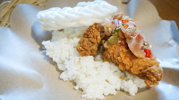 Ayam geprek sambal matah