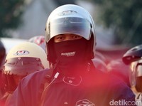 Terpopuler: Driver Ojol Pakai Masker Anti-nuklir, RX-King Rp 150 Juta