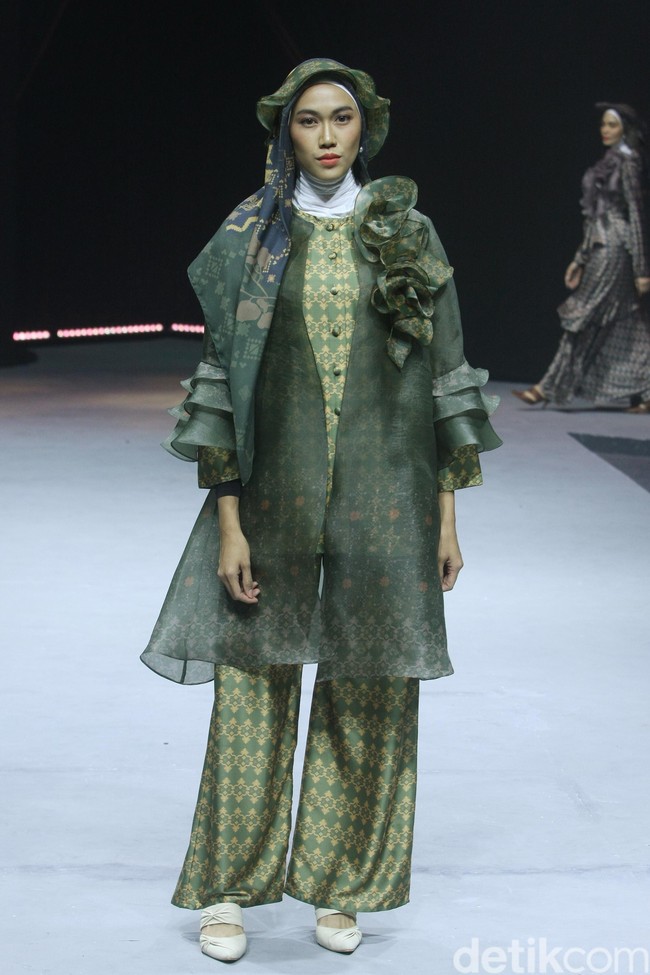 Etu by Restu Anggraini menampilkan koleksi terbaru di Muslim Fashion Festival 2020, Jakarta Convention Center, Jakarta. Sabtu [22/2/2020]. Foto: Mohammad Abduh/Wolipop