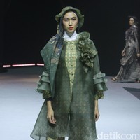 Etu by Restu Anggraini menampilkan koleksi terbaru di Muslim Fashion Festival 2020, Jakarta Convention Center, Jakarta. Sabtu [22/2/2020]. Foto: Mohammad Abduh/Wolipop