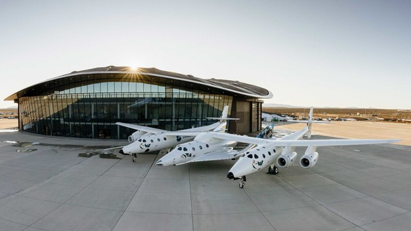 Perusahaan yang dimiliki Richard Branson ini menargetkan penerbangan pariwisata antariksa di musim panas 2020. Ketika peluncurannya semakin dekat, minat publik memesan kursinya pun meroket (Foto: Dok. Virgin Galactic) Perusahaan yang dimiliki Richard Branson ini menargetkan penerbangan pariwisata antariksa di musim panas 2020. Ketika peluncurannya semakin dekat, minat publik memesan kursinya pun meroket (Foto: Dok. Virgin Galactic)