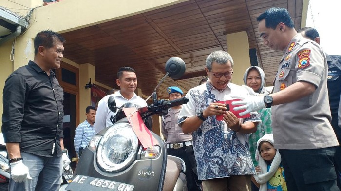 Raut kebahagiaan tampak dari Bagus Sugiarto (50) warga Desa Kartoharjo, Kecamatan/Kabupaten Ngawi. Ia senang sepeda motornya kembali setelah tiga bulan hilang.