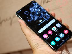 Bongkar Kotak Ponsel Samsung Harga Rp 18 Juta