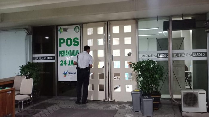 Pos pemantauan virus corona di RSPI Sulianto Saroso. (Foto: Eva/detikcom)