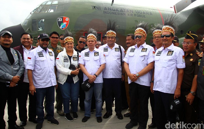 Ketua MPR RI Bambang Soesatyo bersama pimpinan MPR RI, DPR RI, dan DPD RI mengunjungi Wamena, Kabupaten  Jayawijaya, Papua, Selasa (3/3/2020). Kunjungan yang pertama kali dilakukan pasca kerusuhan di Wamena ini sebagai wujud solidaritas dan kepedulian lembaga perwakilan rakyat terhadap saudara sebangsa di Papua.