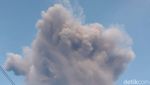 Foto: Merapi Kembali Batuk Muntahkan Abu Vulkanik