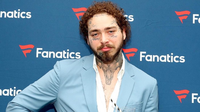 MIAMI BEACH, FLORIDA - FEBRUARY 01: Post Malone attends Michael Rubins Fanatics Super Bowl Party at Loews Miami Beach Hotel on February 01, 2020 in Miami Beach, Florida. (Photo by Tasos Katopodis/Getty Images for Fanatics)