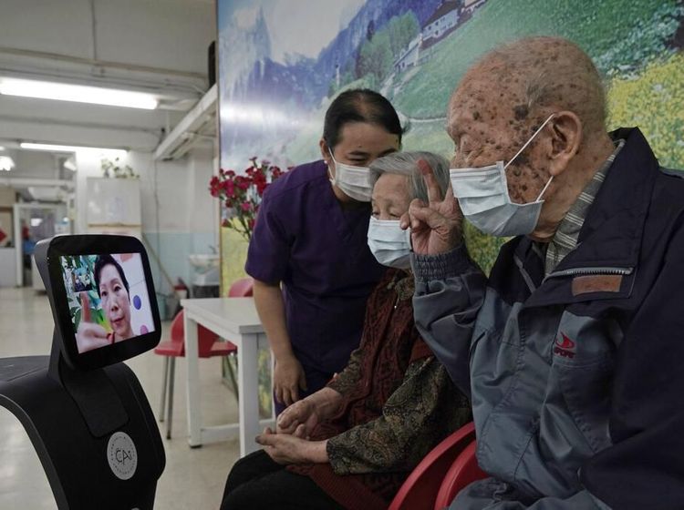 Robot Ini Bantu Lindungi Lansia di Hong Kong dari Corona