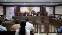 Sidang pun dilanjutkan pekan depan untuk menentukan sah-tidaknya gugatan tersebut.