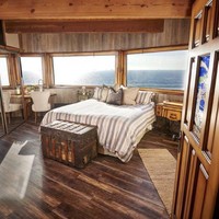 Kamar tidur utama dengan pemandangan pantai. (Foto: Dok. Tripadvisor)