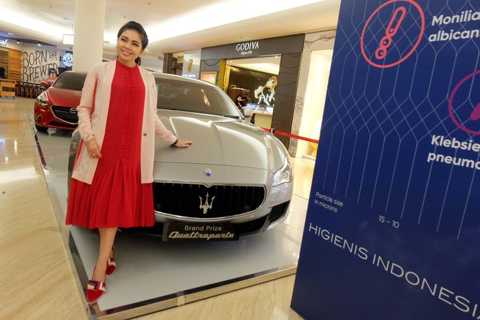 Plaza Indonesia memanjakan pelanggan setianya dengan 'Soaring 28 Grand Draw' yang merupakan program belanja dengan sejumlah hadiah. Salah satu hadiah utamanya Maserati. Wow!