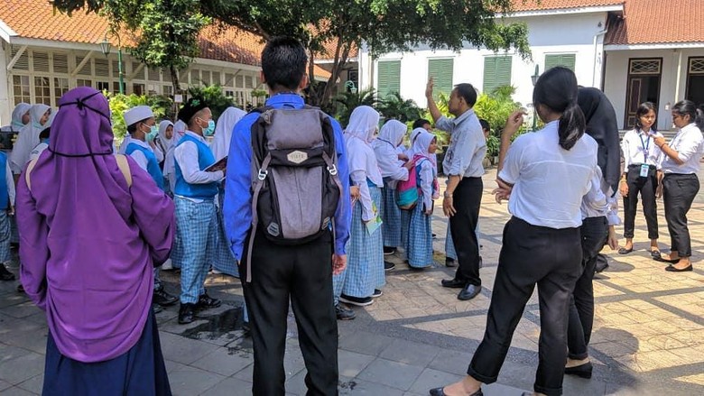 Museum Sejarah Jakarta Kunjungan SD ke Museum Sejarah Jakarta pasca virus Corona.