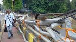 Akibat Banjir, Pagar Besi di Jalan KH Abdullah Syafei Belum Diperbaiki