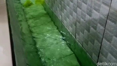Bak Sirop Melon, Air Keran di Masjid Pekalongan Ini Berwarna Hijau