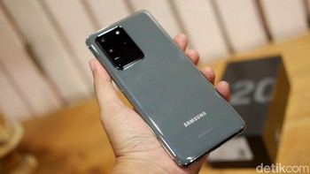 Varian yang di-unboxing detikINET berwarna Cosmic Grey. Foto: Adi Fida Rahman/detikINET