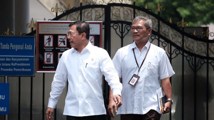 Sekretaris Ditjen P2P Kemenkes Achmad Yurianto ditunjuk Presiden Joko Widodo (Jokowi) menjadi juru bicara terkait virus corona. Yuri akan memberikan keterangan secara berkala soal kasus ini.