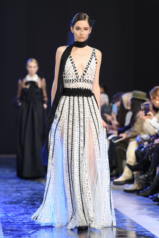 Elie Saab menampilkan koleksi busana musim gugur di Paris Fashion Week 2020, Paris, Prancis, Sabtu [29/2/2020]. Photo by Pascal Le Segretain/Getty Images.