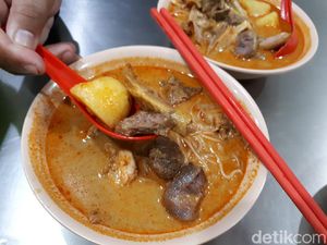 RM Tabona: Nikmatnya Kari Ayam dan Daging Lembu Legendaris