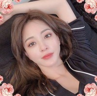 Han Ye Seul sendiri memang disebut sebagai salah satu ikon kecantikan Korea. Selain punya wajah rupawan, wanita kelahiran  Amerika Serikat tersebut juga punya kecantikan yang unik. Foto: Instagram @han_ye_seul_