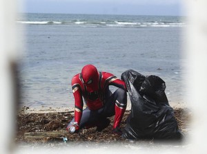 Berkah Spiderman Parepare: Dari Bersihkan Pantai Diganjar ke Tanah Suci
