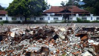Pembangunan ini melibatkan Kementerian PUPera, TNI, pemerintah daerah setempat, hingga pengusaha lokal.