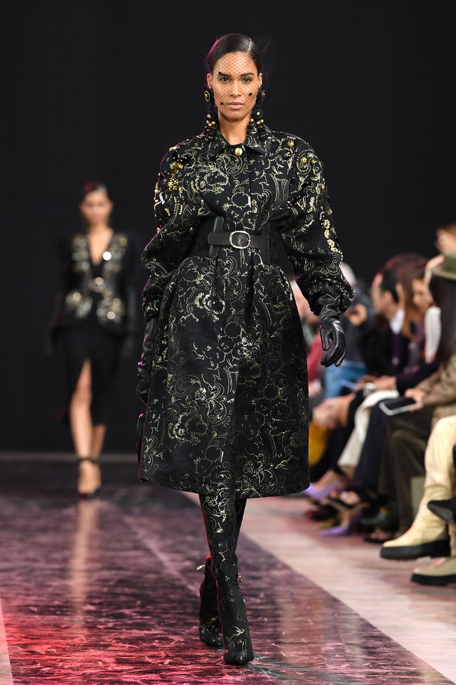 Elie Saab menampilkan koleksi busana musim gugur di Paris Fashion Week 2020, Paris, Prancis, Sabtu [29/2/2020]. Photo by Pascal Le Segretain/Getty Images.