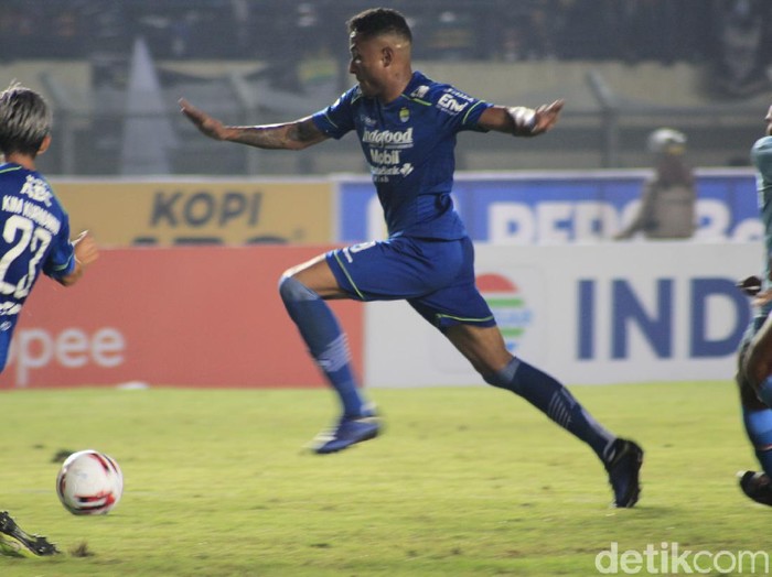 Kabar Persib sepekan menyajikan lounching jersey baru hingga kemenangan perdana Liga 1