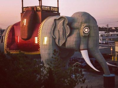 Foto: Hotel Ini Tawarkan Sensasi Menginap di Dalam Gajah, Unik Banget