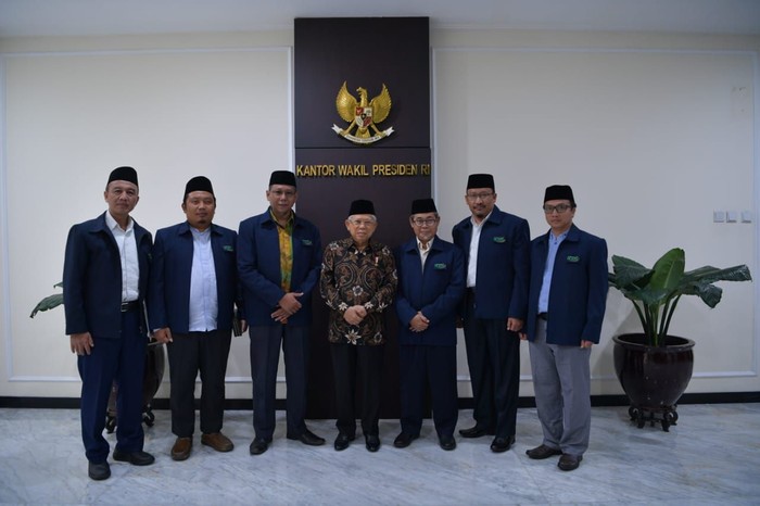 Para pengurus IKADI dan Wapres Maruf Amin. (Dok Istimewa)