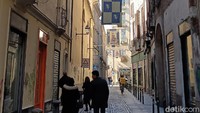 Lorong dan gang kota tua Turin memakai jalan berbatu yang khas Eropa. Tempat ini instagrammable banget (Fitraya/detikcom)