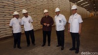 Erick menyinggung mafia beras saat memberi penjelasan terkait upaya pemerintah memperbaiki distribusi.