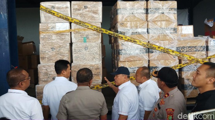 Polisi Amankan 600 Ribu Masker Ilegal dari Gudang Penimbunan di Tangerang