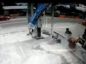 Ibu-ibu di Sumbar Dijambret hingga Hampir Jatuh, Polisi Minta Korban Lapor