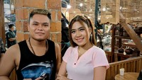 Di Jawa Timur, Alvi Ananta sudah sangat terkenal. Buktinya setiap ia mengunjungi tempat ramai seperti kafe, ia selalu diminta untuk berfoto bersama. Foto: Instagram @alviananta0204_