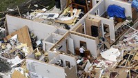 Badai tornado menerjang North Carolina, Amerika Serikat, Selasa (16/2/2021) waktu setempat. Badai itu mengakibatkan sejumlah rumah rusak. AP Photo/Mark Humphrey  
