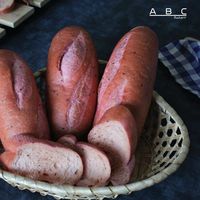 Toko Roti Ini Jual Roti dari Buah Naga yang Tak Laku karena Virus Corona