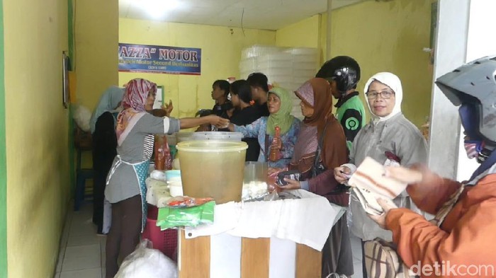 Penjualan jamu di Kulon Progo meningkat setelah ada pengumuman warga di Depok positif corona