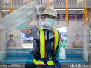Operasi Menyeluruh Disinfeksi Corona di Ratangga MRT Jakarta