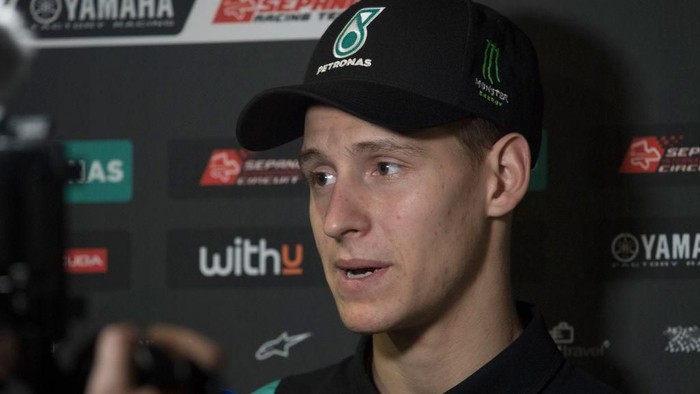 DOHA, QATAR - FEBRUARY 23:  Fabio Quartararo of France and Petronas Yamaha SRT  
 speaks with journalists during the MotoGP Tests at Losail Circuit on February 23, 2020 in Doha, Qatar. (Photo by Mirco Lazzari gp/Getty Images)
