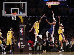Hasil NBA: Lakers Hempaskan Sixers yang Pincang