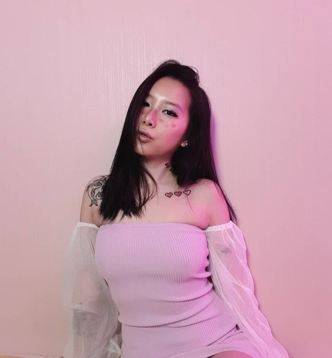 Saya ingin pergi sejak saya mulai, tetapi saya tidak bisa karena berada di bawah kontrak 7 tahun. Saya memutuskan untuk meninggalkan Kpop ketika saya tahu saya tak bisa dekat dengan anggota member meski mencoba keras untuk dekat satu sama lain. Saat itulah saya tahu saya harus pergi sebelum akhirnya bunuh diri, karena itu yang akan saya lakukan, kata Cheska. Foto: Instagram