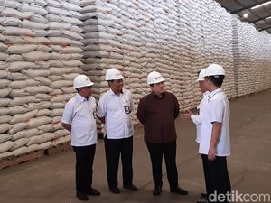 Cek Pasokan Beras Bulog, Erick Thohir: Kondisi Kita Aman