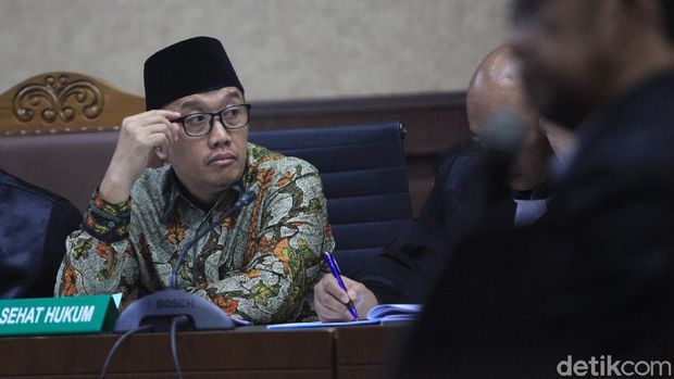 Debat Imam Nahwari vs Sesmenpora soal Acara di Istana: Cari Panggung!